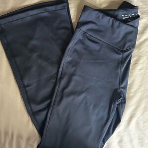 Aeropostale Black V-Waisted Leggings